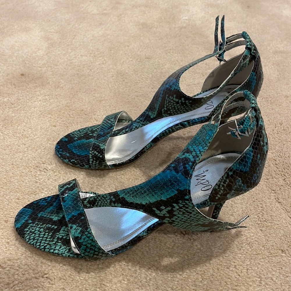 Turquoise & Black snakeskin patterned High Heels